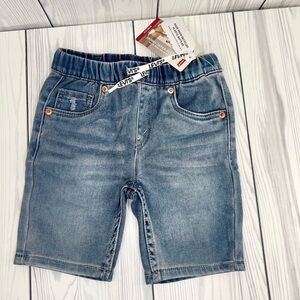 Levi's Boys' Stretch Skinny Taper Pull-On Fit Jean Shorts Light Blue